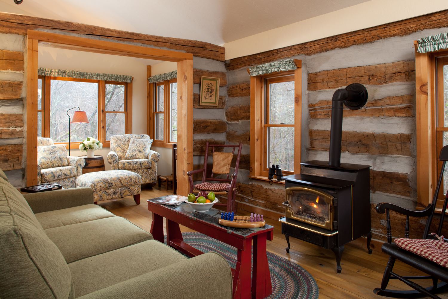 Redbud Cabin living area