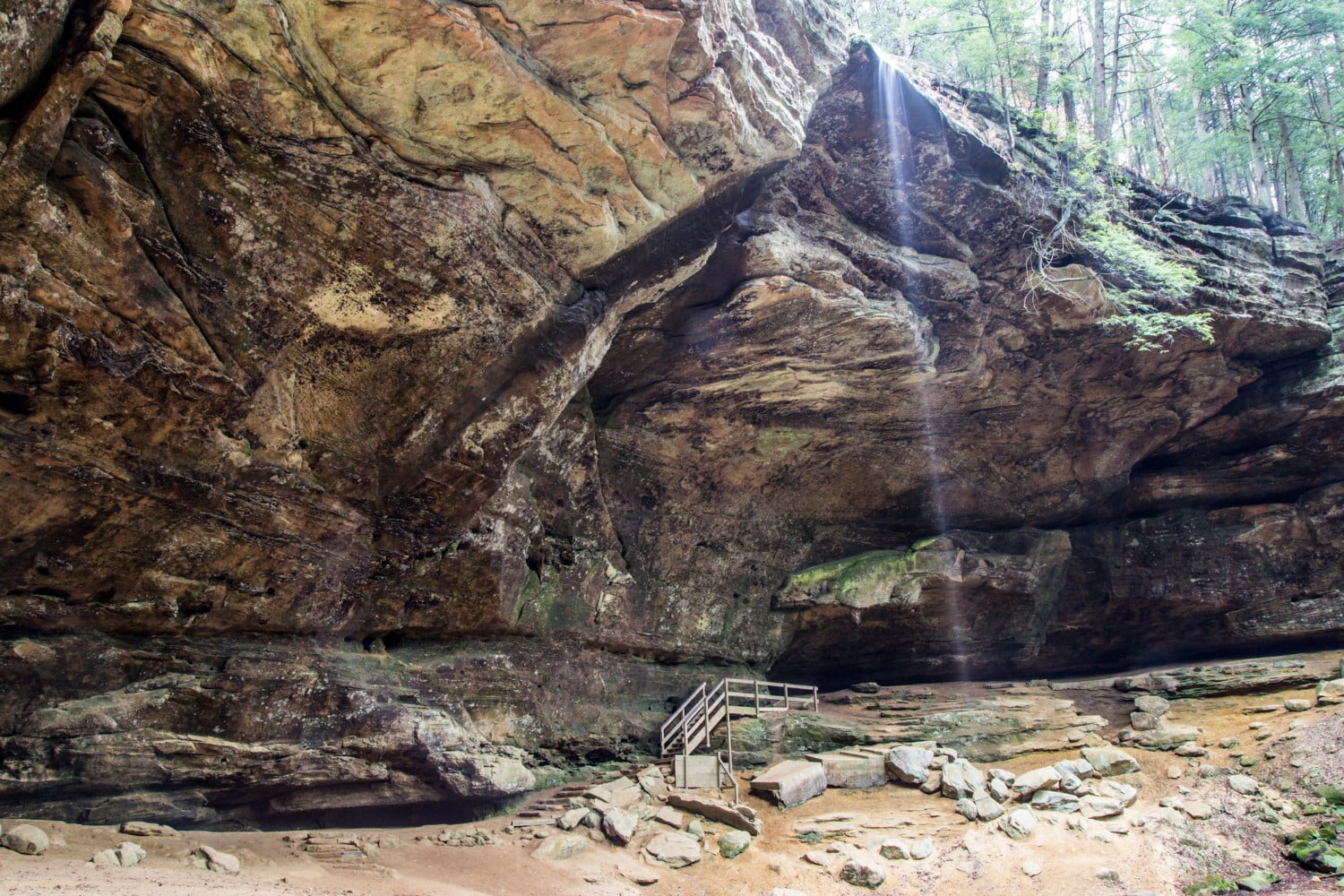 caves in ohio- ash cave