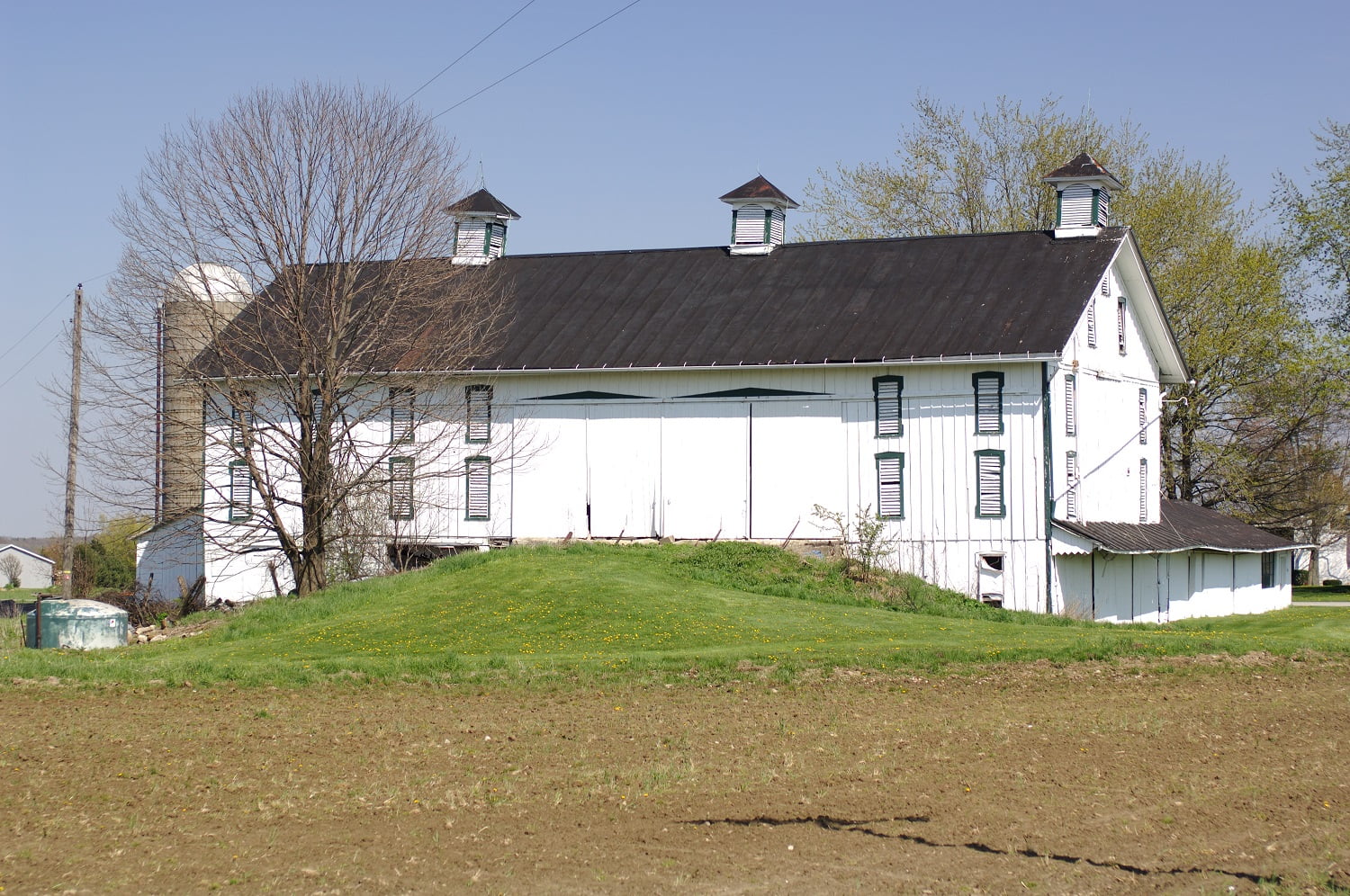 Dairy Barn Arts center exterior