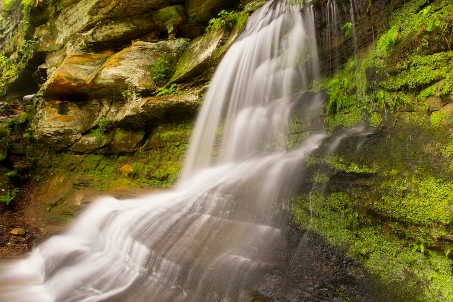 hocking hills waterfall