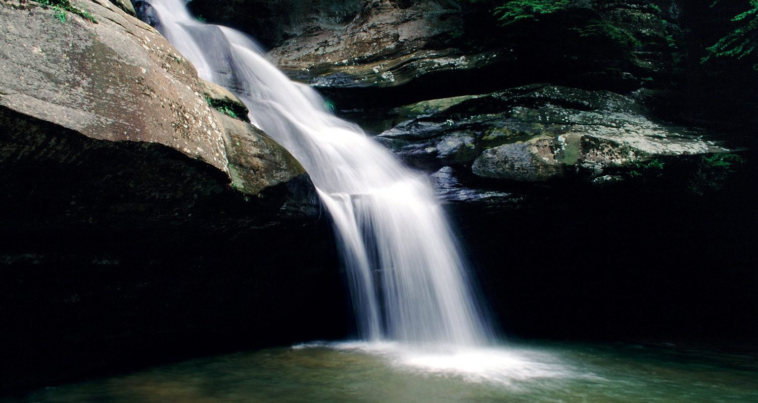 cedar falls in the hocking hills state park