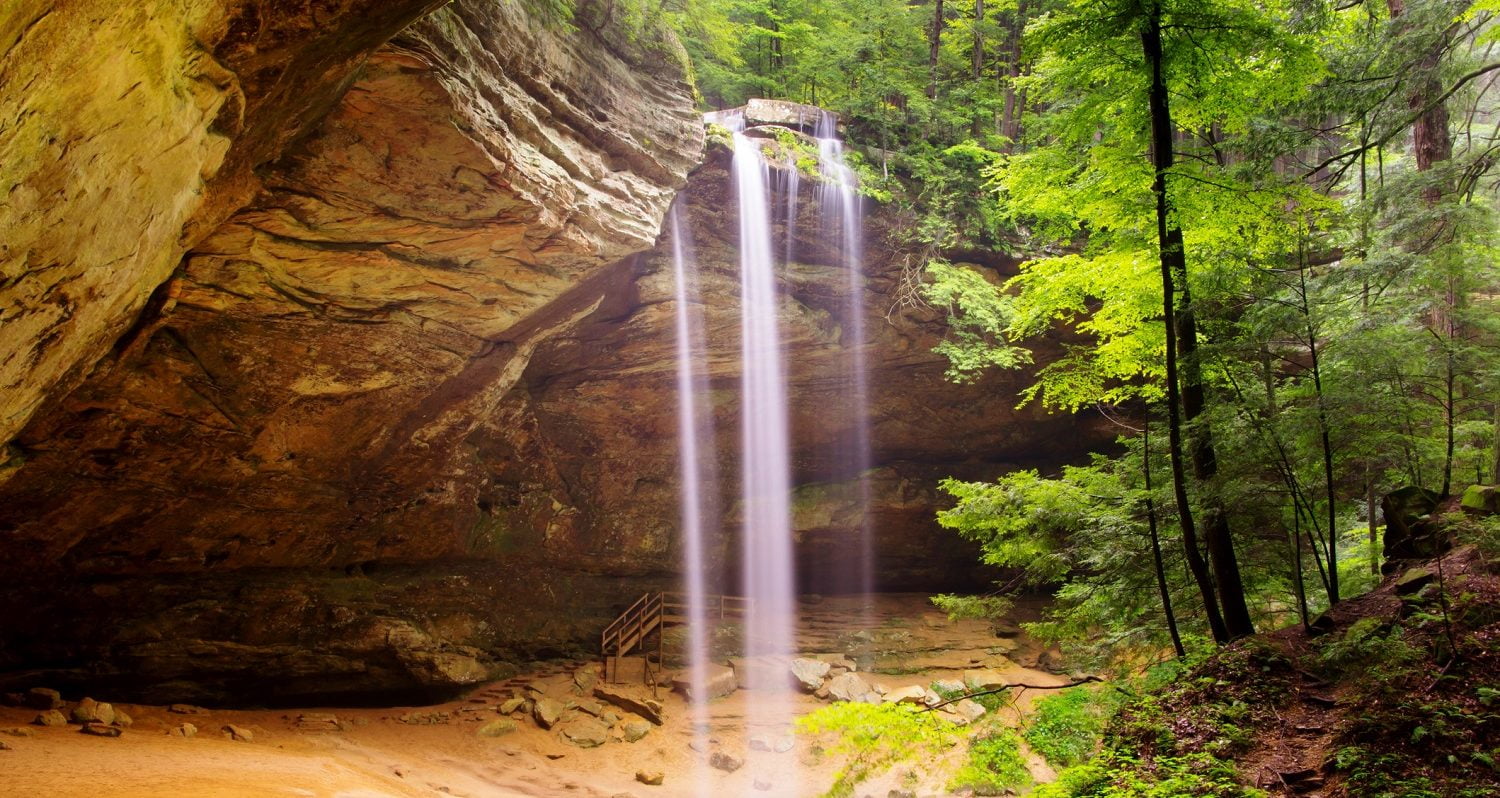 Ash Cave Waterfalls in Hocking Hills State Park in Ohio