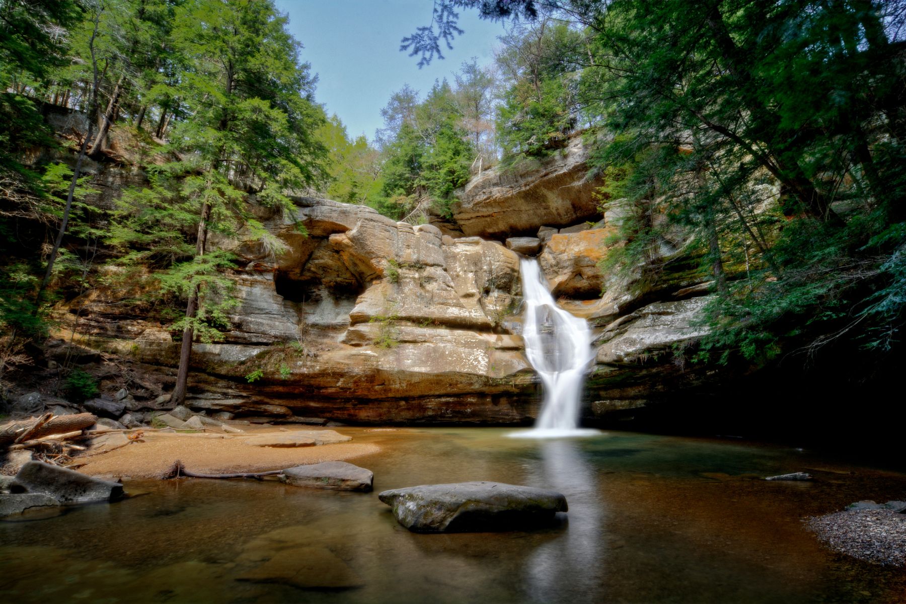 cedar falls in the hocking hills state park